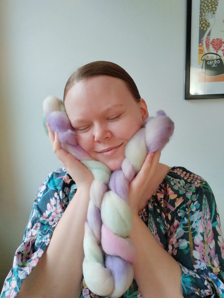 Kuituletti suomalainen villa, pastellivärit vaaleanvihreä, liila ja vaaleanpunainen